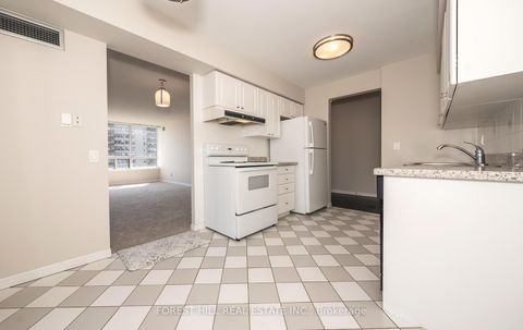 Photo 24 at 709 - 91 Townsgate Drive, Yorkhill, Vaughan