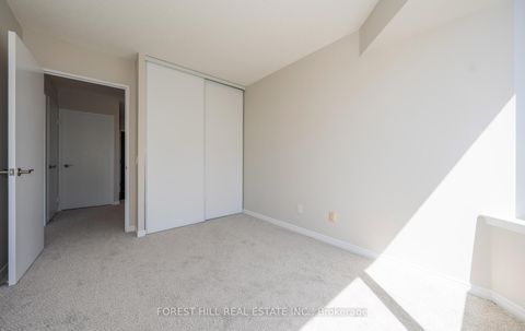 Photo 33 at 709 - 91 Townsgate Drive, Yorkhill, Vaughan