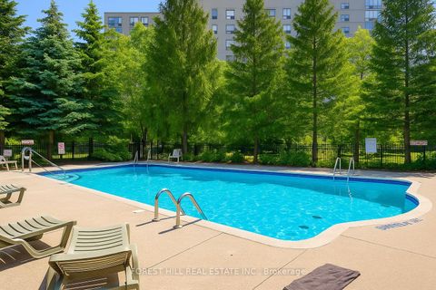 Photo 43 at 709 - 91 Townsgate Drive, Yorkhill, Vaughan