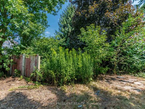 Photo 32 at 135 Kitchener Road, West Hill, Toronto