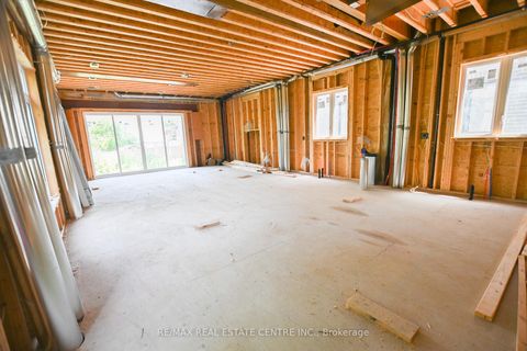Photo 5 at 26 Rainbow Drive, West Woodbridge, Vaughan
