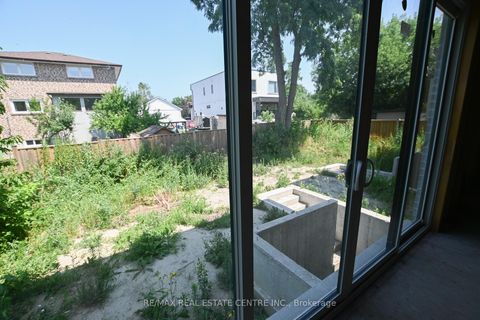 Photo 7 at 26 Rainbow Drive, West Woodbridge, Vaughan