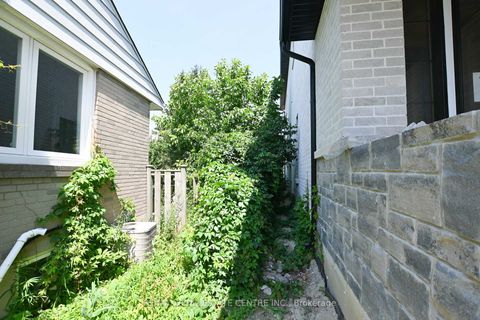 Photo 34 at 26 Rainbow Drive, West Woodbridge, Vaughan