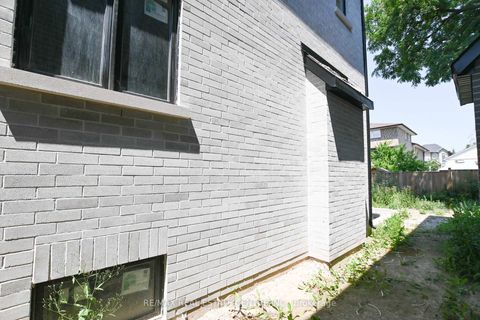 Photo 36 at 26 Rainbow Drive, West Woodbridge, Vaughan