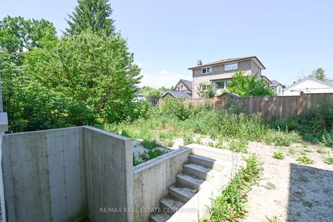 Photo 37 at 26 Rainbow Drive, West Woodbridge, Vaughan