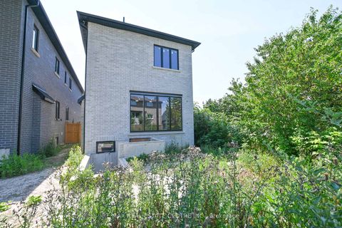 Photo 39 at 26 Rainbow Drive, West Woodbridge, Vaughan
