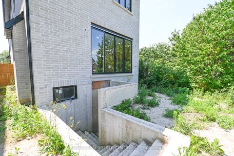 Photo 40 at 26 Rainbow Drive, West Woodbridge, Vaughan