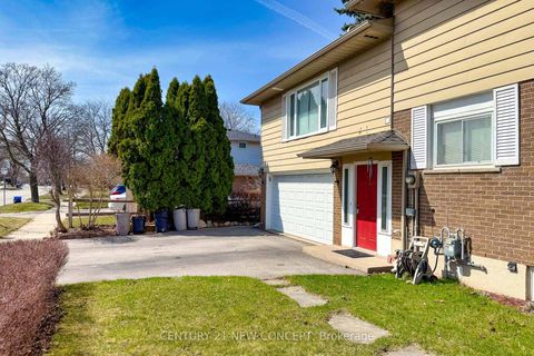 Photo 1 at 214 Vance Drive, BR Bronte, Oakville