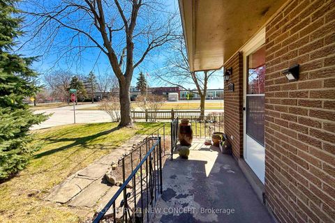Photo 4 at 214 Vance Drive, BR Bronte, Oakville