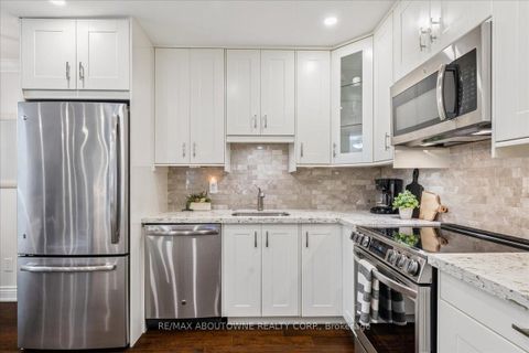 Photo 11 at 313 - 1500 Pilgrims Way, GA Glen Abbey, Oakville