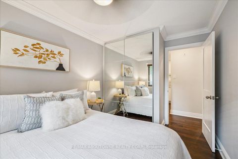 Photo 18 at 313 - 1500 Pilgrims Way, GA Glen Abbey, Oakville