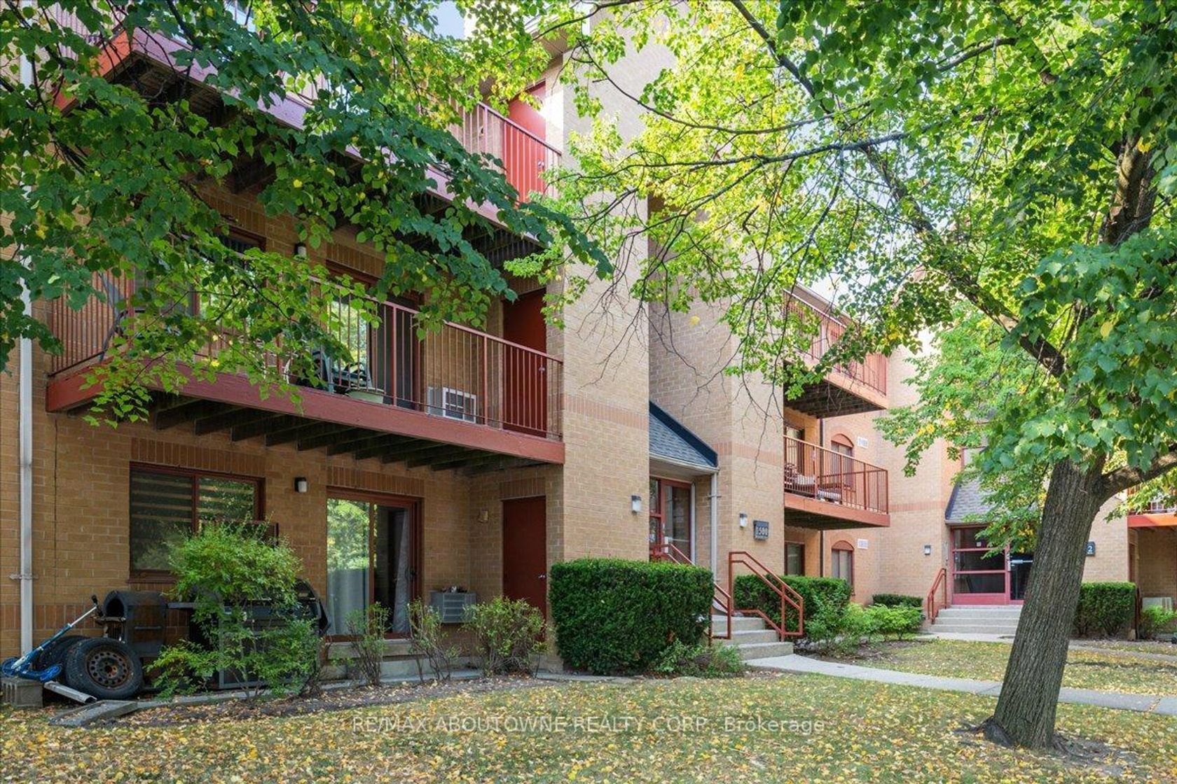 313 - 1500 Pilgrims Way, GA Glen Abbey, Oakville 