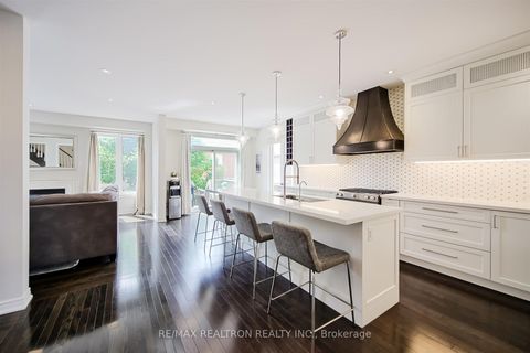 Photo 10 at 51 Steel Drive, Bayview Northeast, Aurora
