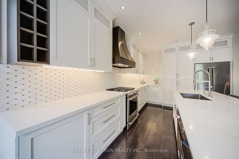 Photo 11 at 51 Steel Drive, Bayview Northeast, Aurora