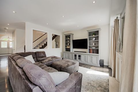 Photo 16 at 51 Steel Drive, Bayview Northeast, Aurora