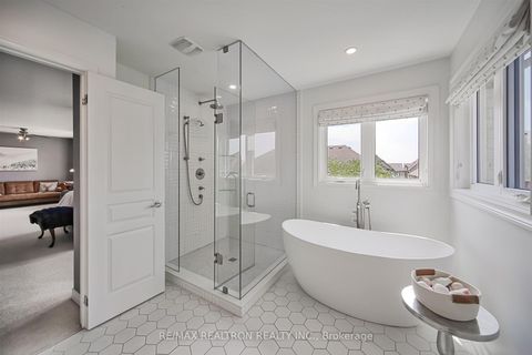Photo 23 at 51 Steel Drive, Bayview Northeast, Aurora