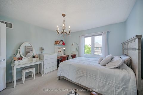 Photo 25 at 51 Steel Drive, Bayview Northeast, Aurora