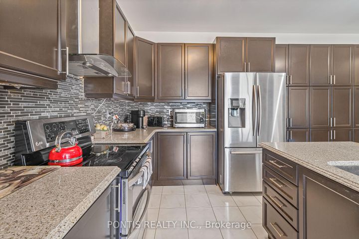 Photo 13 at 25 FRANCIS LUNDY Street, Fletcher's West, Brampton