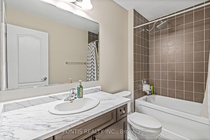 Photo 36 at 25 FRANCIS LUNDY Street, Fletcher's West, Brampton
