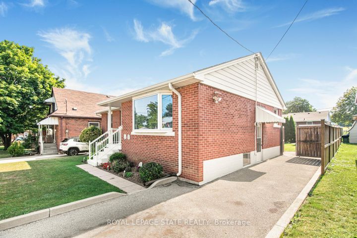 Photo 1 at 321 East 15th Street, Hill Park, Hamilton