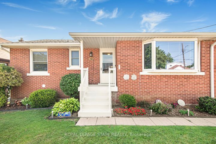 Photo 2 at 321 East 15th Street, Hill Park, Hamilton