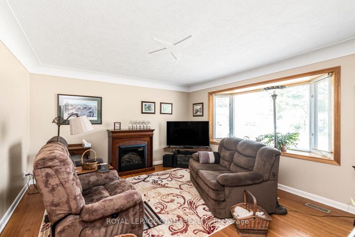 Photo 8 at 321 East 15th Street, Hill Park, Hamilton