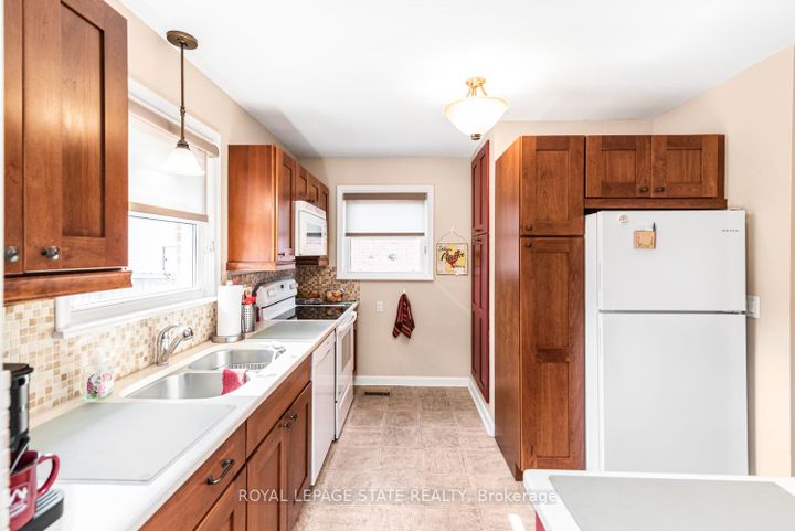 Photo 12 at 321 East 15th Street, Hill Park, Hamilton
