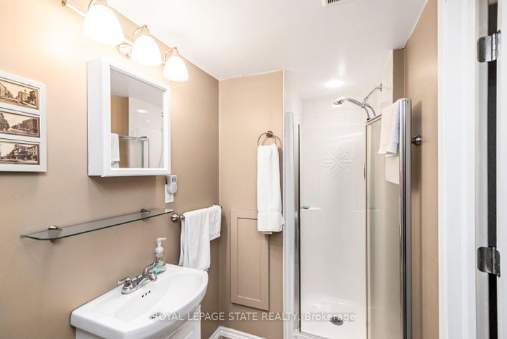 Photo 22 at 321 East 15th Street, Hill Park, Hamilton