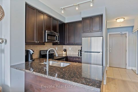 Photo 12 at 322 - 2396 Major Mackenzie Drive, Maple, Vaughan