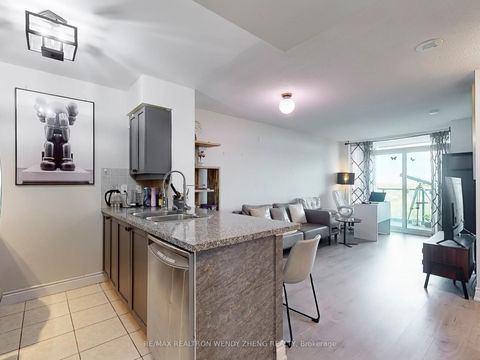 Photo 13 at 910 - 15 Greenview Avenue, Newtonbrook West, Toronto