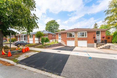 Photo 4 at 16 Reiber Crescent S, Steeles, Toronto