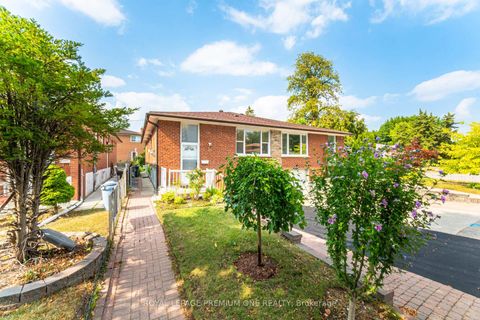 Photo 5 at 16 Reiber Crescent S, Steeles, Toronto