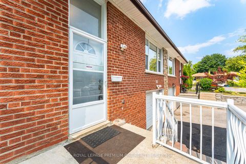 Photo 8 at 16 Reiber Crescent S, Steeles, Toronto