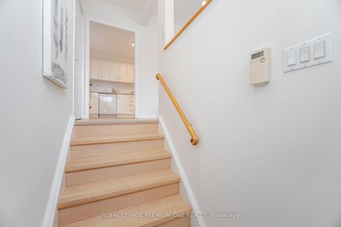 Photo 10 at 16 Reiber Crescent S, Steeles, Toronto