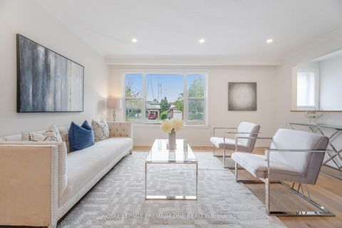 Photo 14 at 16 Reiber Crescent S, Steeles, Toronto