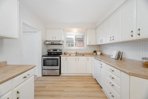 Photo 24 at 16 Reiber Crescent S, Steeles, Toronto