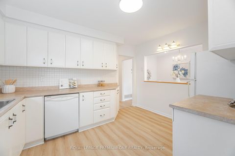 Photo 27 at 16 Reiber Crescent S, Steeles, Toronto