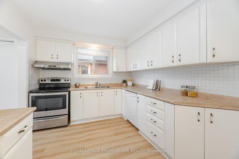 Photo 29 at 16 Reiber Crescent S, Steeles, Toronto