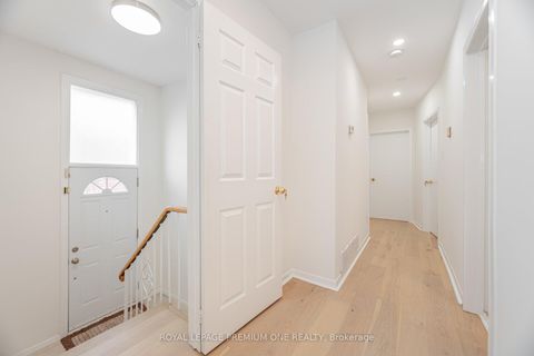 Photo 30 at 16 Reiber Crescent S, Steeles, Toronto