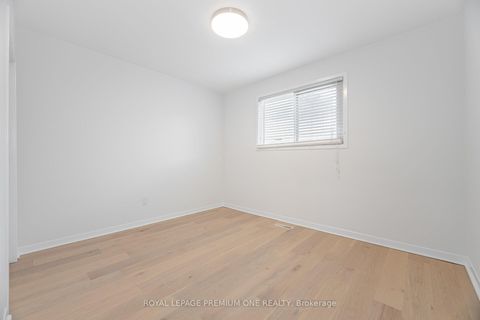 Photo 36 at 16 Reiber Crescent S, Steeles, Toronto