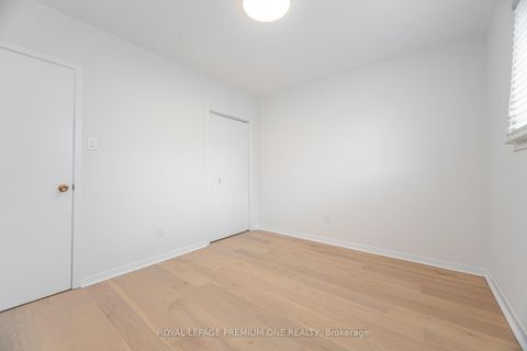 Photo 38 at 16 Reiber Crescent S, Steeles, Toronto