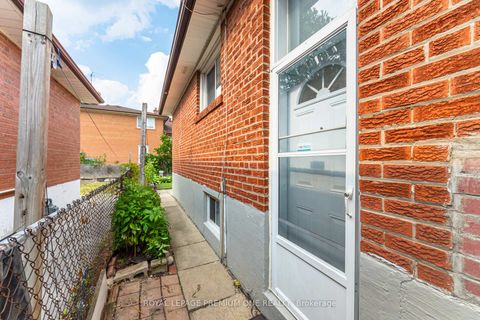 Photo 48 at 16 Reiber Crescent S, Steeles, Toronto