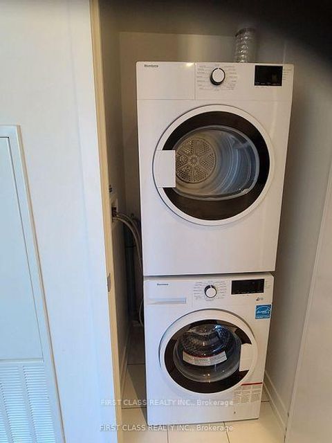 Photo 9 at 1810 - 60 Shuter Street, Yonge Corridor, Toronto Photo 9 at 1810 - 60 Shuter Street, Yonge Corridor, Toronto