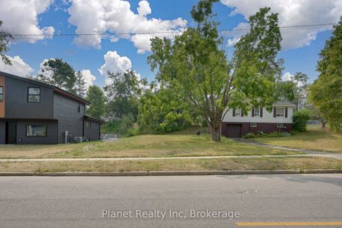 Photo 1 at 170 Berczy Street, Wellington, Barrie