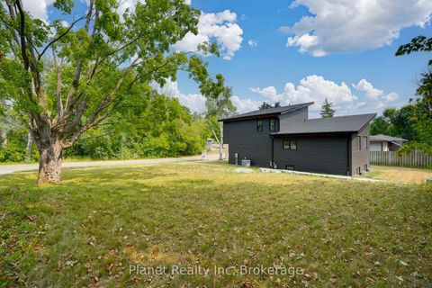 Photo 4 at 170 Berczy Street, Wellington, Barrie