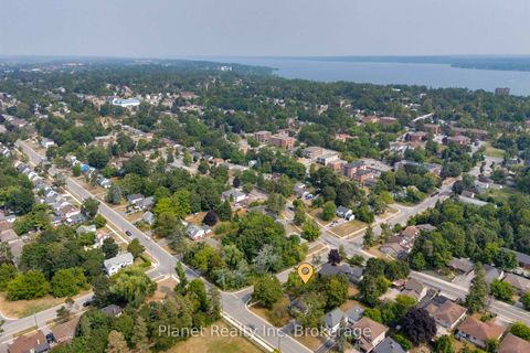 Photo 11 at 170 Berczy Street, Wellington, Barrie