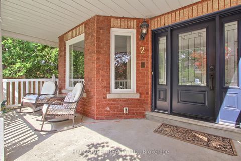 Photo 2 at 2 Bombay Court, Oak Ridges, Richmond Hill