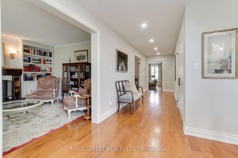 Photo 4 at 2 Bombay Court, Oak Ridges, Richmond Hill