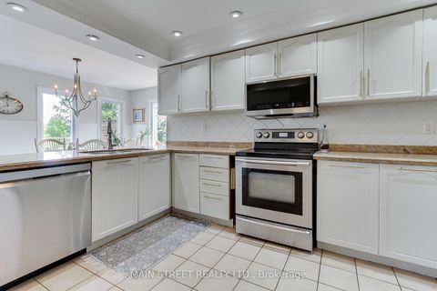 Photo 9 at 2 Bombay Court, Oak Ridges, Richmond Hill