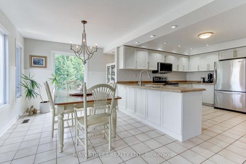 Photo 10 at 2 Bombay Court, Oak Ridges, Richmond Hill